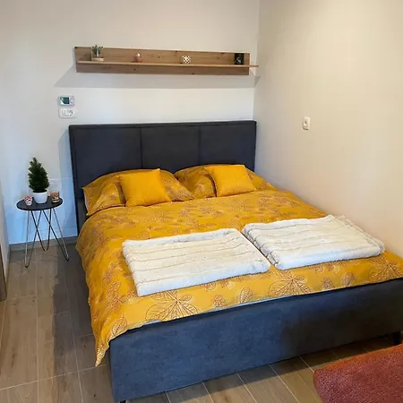 & Forest Paradise Apartment Cerkno