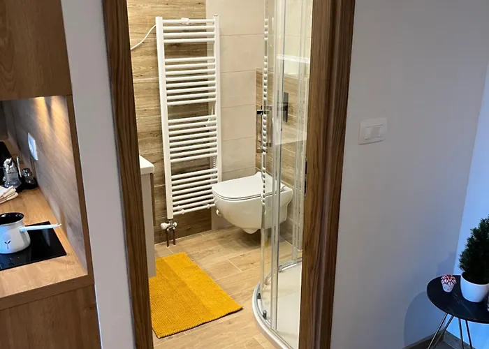 & Forest Paradise דירה צ'רקנו