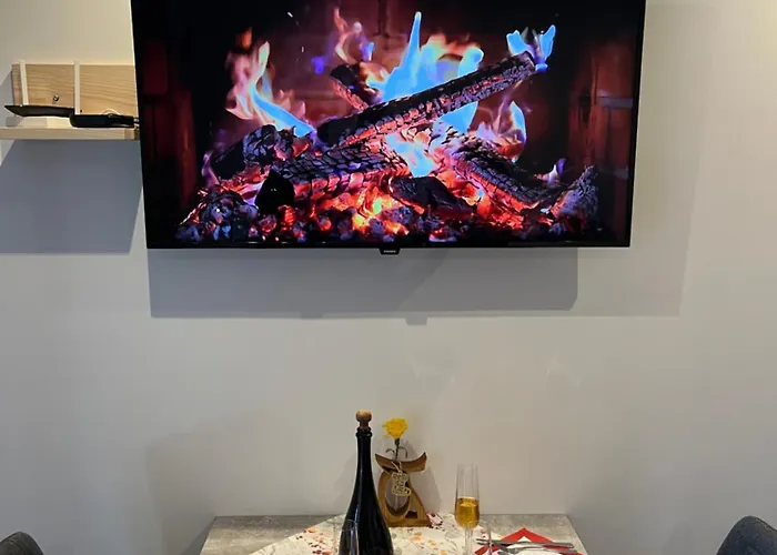 & Forest Paradise צ'רקנו